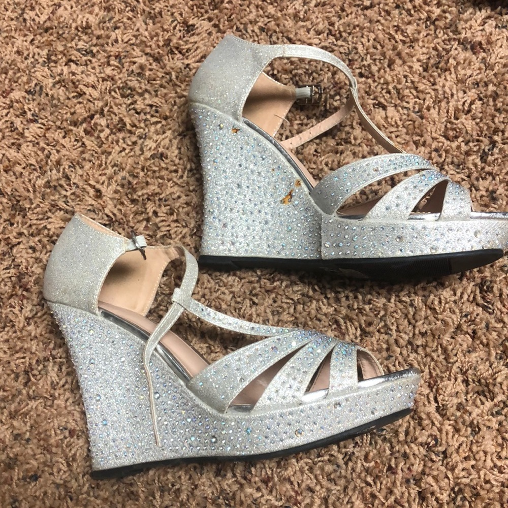 Wedged Pageant shoes - Picture 2 of 3